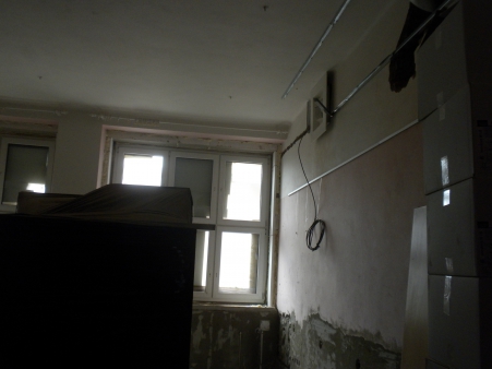 Uzavření knihovny stále trvá