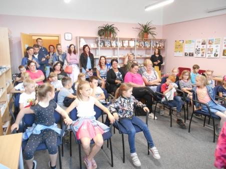 PASOVÁNÍ PRVŇÁČKŮ NA ČTENÁŘE