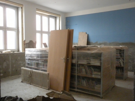 Uzavření knihovny stále trvá